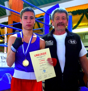 Ozan und Trainer Atschi